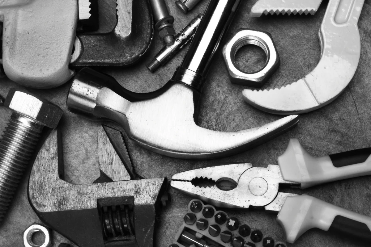 Herramientas manuales y eléctricas para mantenimiento industrial